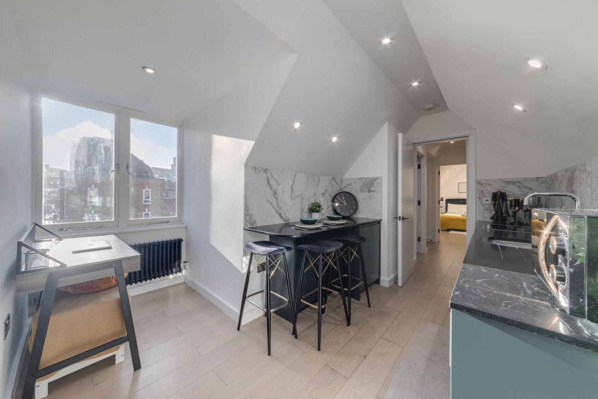 Apartment 1 Bedroom Penthouse - Shoreditch, By The Perfect London